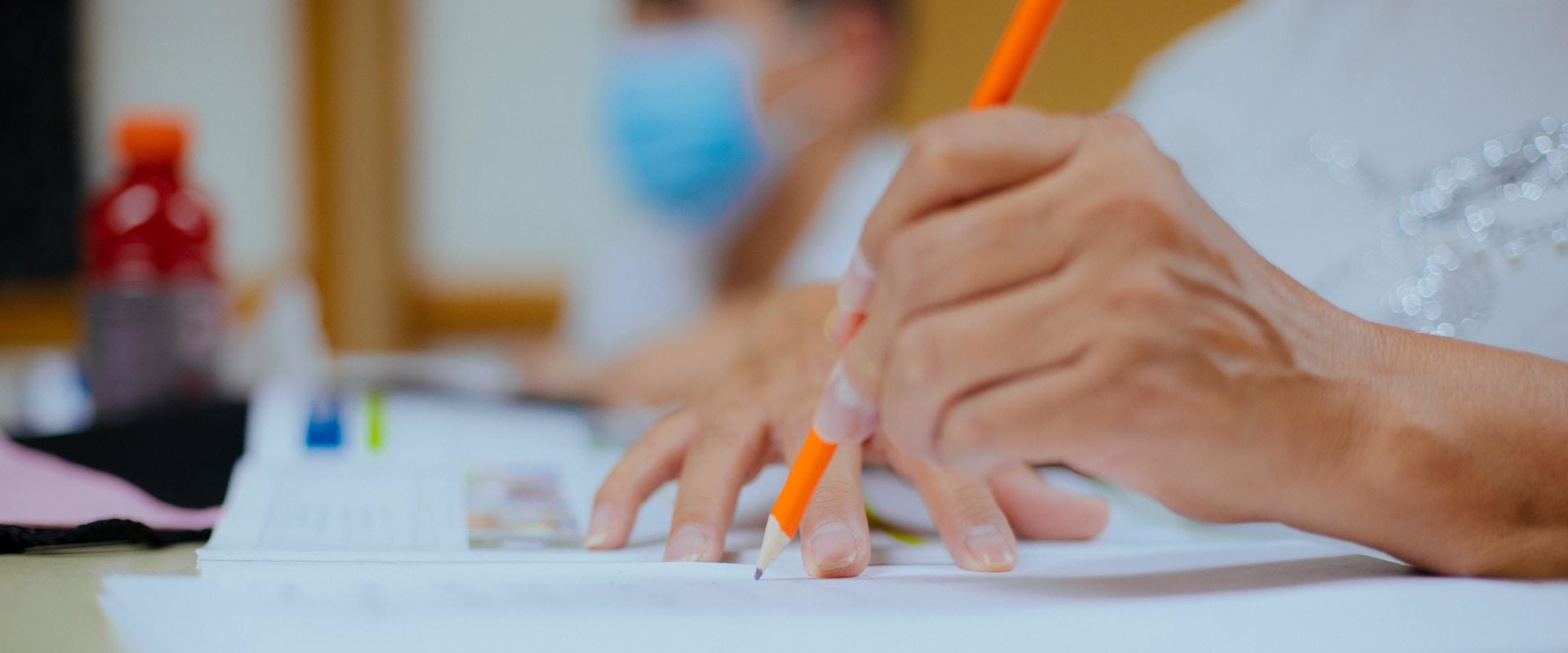 Group vs. One-on-One Tutoring: Which is Right for You?