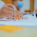 Group vs. One-on-One Tutoring: Which is Right for You?