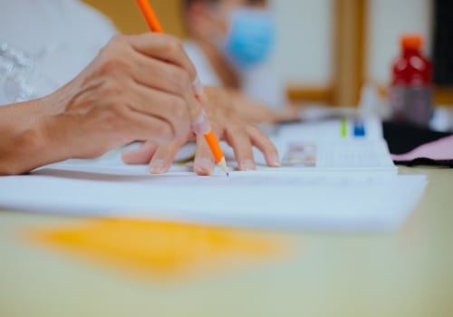 Group vs. One-on-One Tutoring: Which is Right for You?